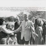 1965 Press Photo President Johnson Greets Supporters Outside In The President's Photographer Worksheet Answers